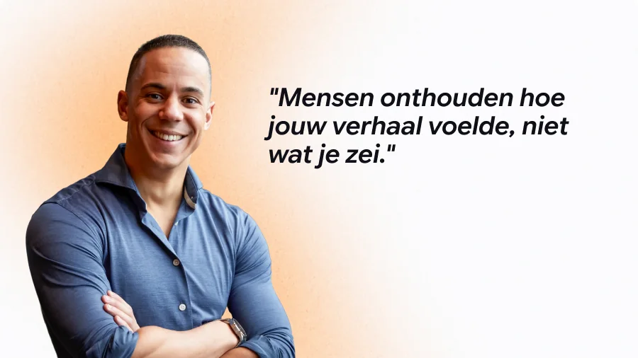 Yannick in een blauw overhemd glimlacht naast een inspirerende quote over storytelling.